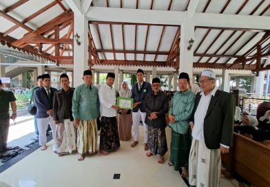 Penguatan Karakter Aswaja, Siswa Kelas XII Ikuti Ziarah Wali dan Pendiri NU