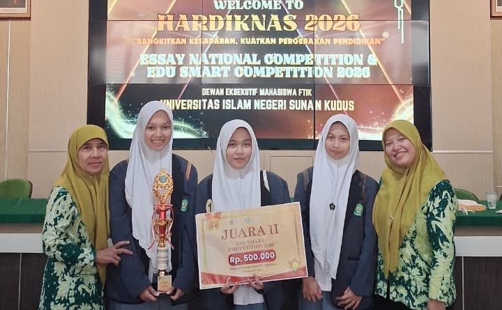 Tim LCC SMA NU Al Ma’ruf Kudus Raih Juara 2 pada Peringatan Hardiknas 2026 di UIN Sunan Kudus