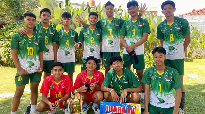 Tim Voli Putra SMA NU Al Ma’ruf Kudus Raih Juara Harapan 1 di Rektor UPGRIS Cup IV Se-Jawa Tengah